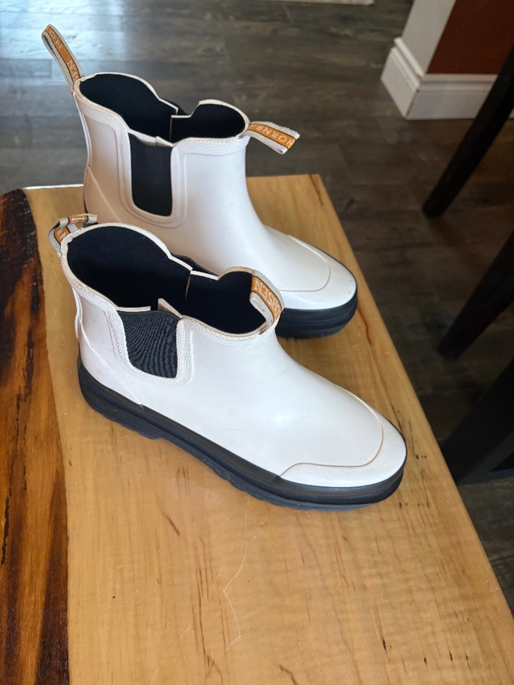 Isle Jacobsen  Honbaek Chelsea boots